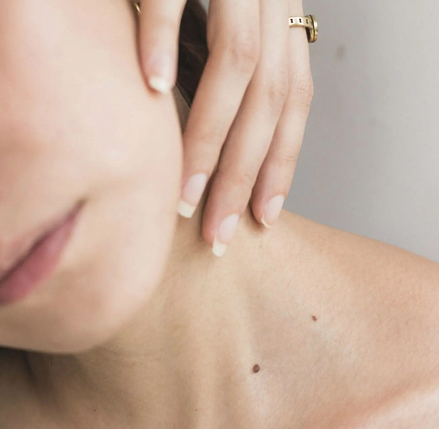 Dossier / Délais interminables : Pourquoi les dermatologues se réduisent comme peau de chagrin - Dis-leur !