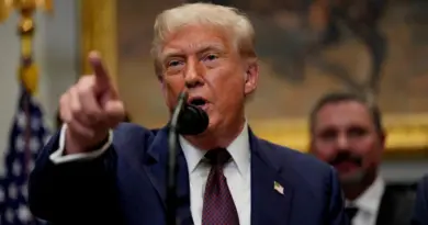 Droits de douane : l’entrée en vigueur des surtaxes américaines fixée au 7 août après la signature du décret par Donald Trump