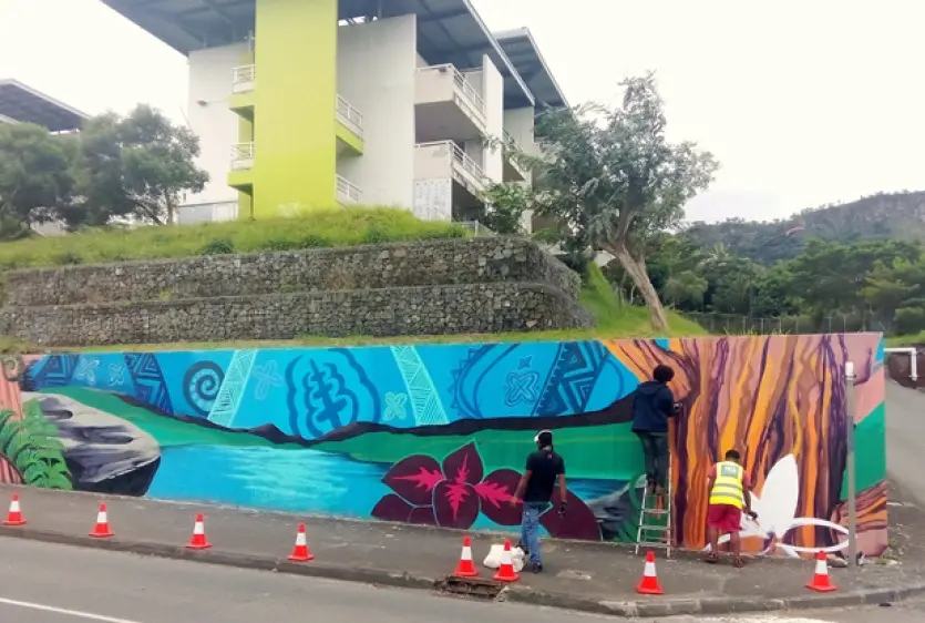 Dumbéa : Couleurs pays dévoile sa fresque rue Becquerel