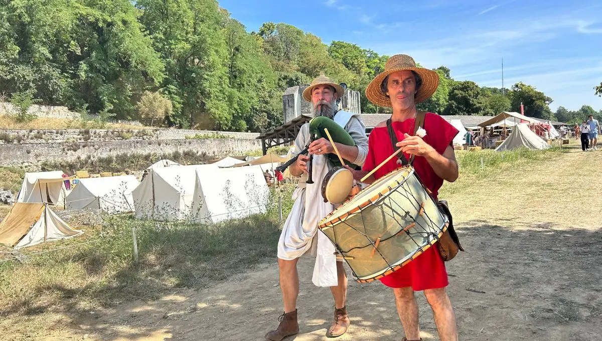 EN IMAGES - "On est passionnés", un camp gallo-romain reconstitué ce week-end à l'abbaye de Marmoutier, à Tours - ici