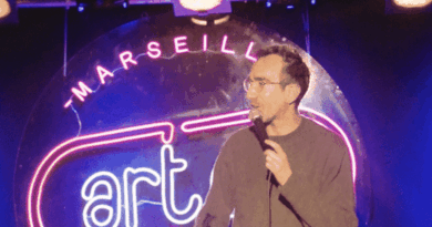 EN IMAGES. Un défi de stand-up jamais tenté à Marseille : l'humoriste Bedou enchaîne cinq comedy clubs en une journée