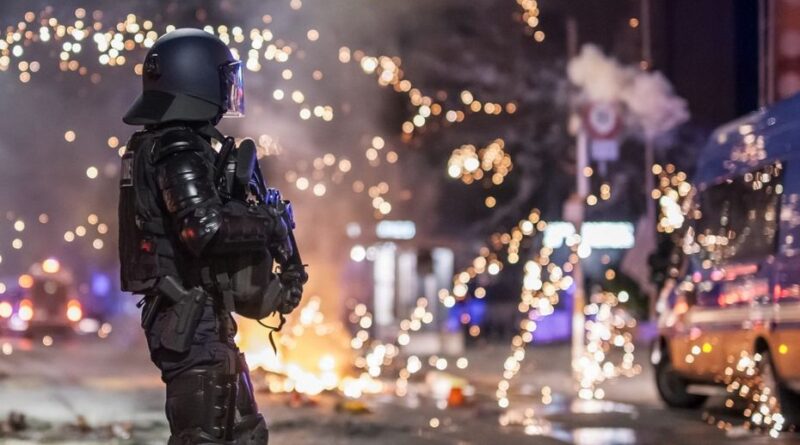 EN IMAGES. Violences urbaines à Lausanne : pourquoi la ville suisse est en proie à des scènes d'émeutes ?