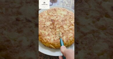 Easy Delicious Spanish Tortilla with potatoes! Tortilla espagnole avec pommes de terre 🤩