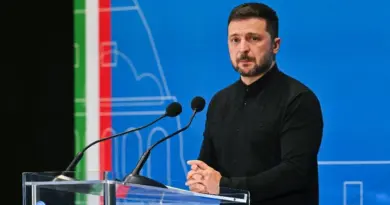 "Échange de territoires": très inquiet, Volodymyr Zelensky affiche sa fermeté après l'annonce du sommet Trump-Poutine le 15 août en Alaska