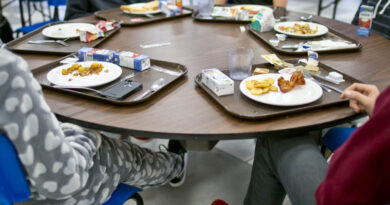 École surpeuplée à Châteauguay | Des élèves contraints de dîner à 10 h 30