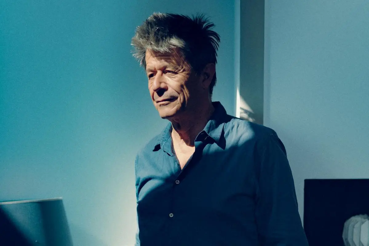 Emmanuel Carrère s’explique sur « Kolkhoze » : entretien avec l’écrivain qui publie son « roman familial »