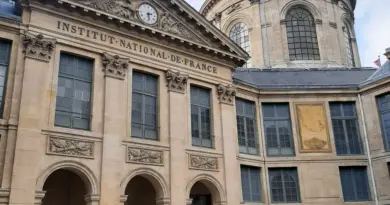 Emmanuel Grégoire et l’Abbé Macron 