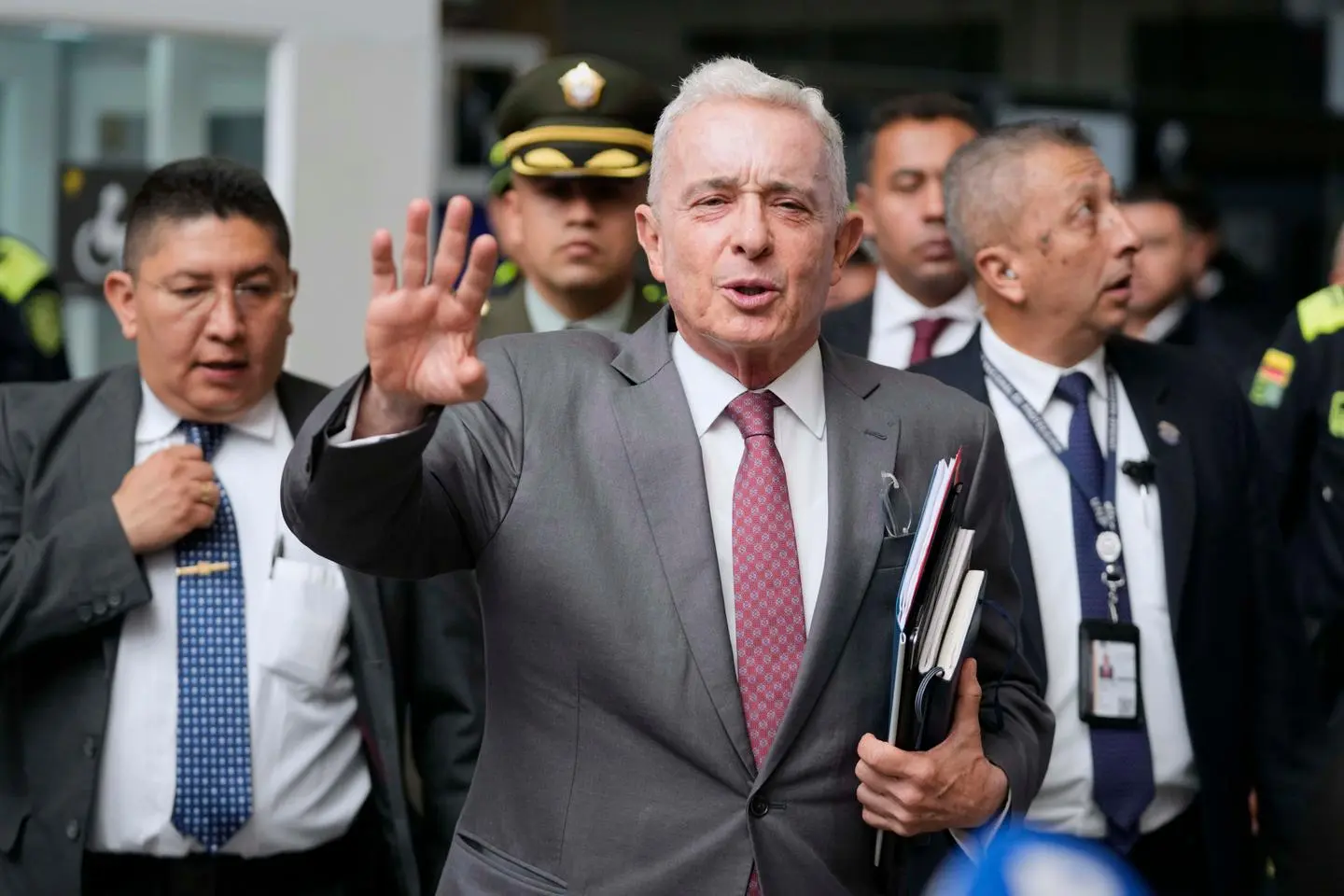 En Colombie, la justice lève l’assignation à résidence de l’ex-président Alvaro Uribe