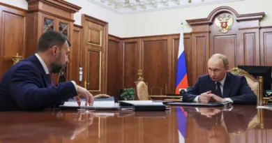 En direct, guerre en Ukraine : Vladimir Poutine serait prêt à geler une grande partie du front en échange de la région du Donbass, d’après plusieurs médias