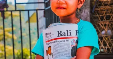 news, headline, breaking news, newspaper, journalism, media, press, microphone, TV