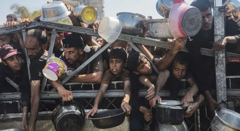 Entassée dans des entrepôts, la nourriture pour Gaza risque de se détériorer faute de feu vert d'Israël