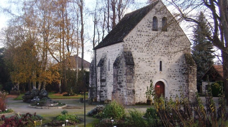 Essonne : cette chapelle décorée par un grand artiste (et où il repose) a enfin rouvert après des rénovations