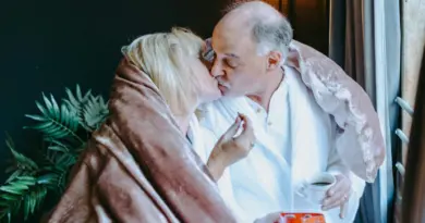 Et si le vrai plaisir commençait après 50 ans ? Ce que révèle une sexologue