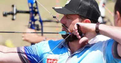 Eure : six ans après ses débuts, cet archer est médaillé d'argent au championnat de France