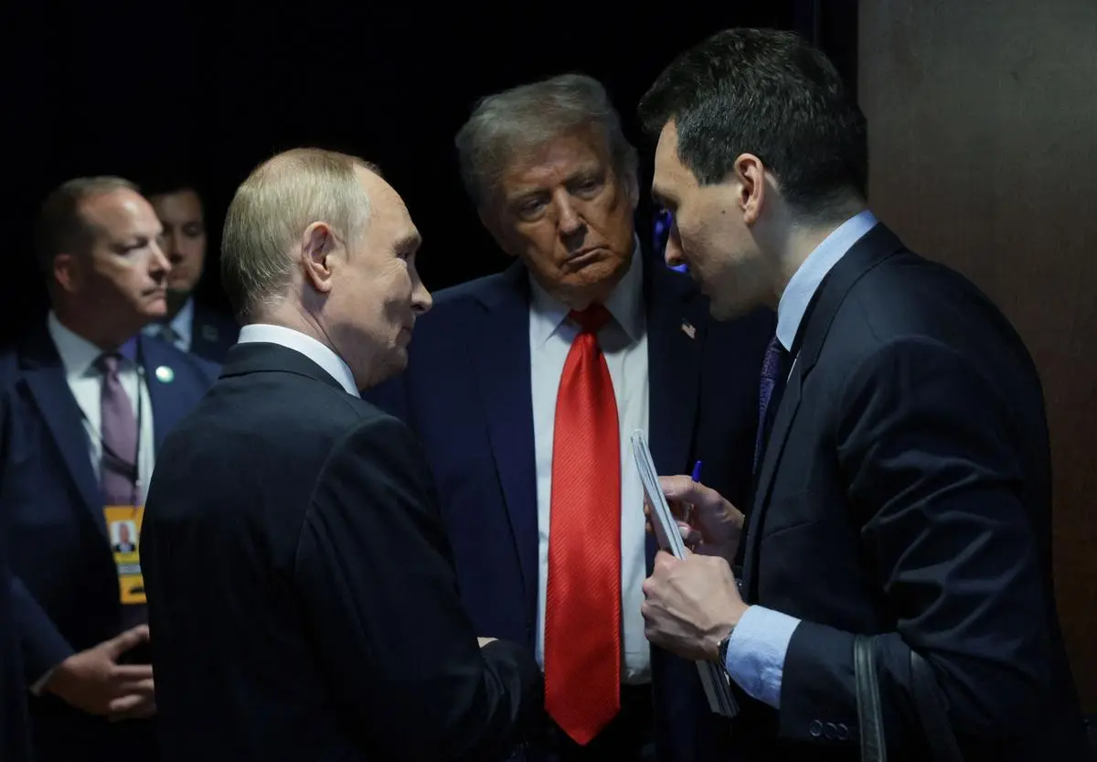 FInalement, Trump et Poutine se séparent sans dévoiler de plan pour l’Ukraine : ce qu’il faut retenir du sommet