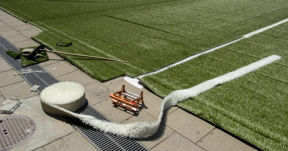 Face au manque d’infrastructures pour les jeunes, Berne mise sur des terrains de foot mobiles