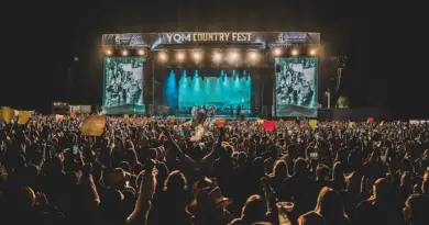 La scène du YQM Country Fest, vendredi soir.