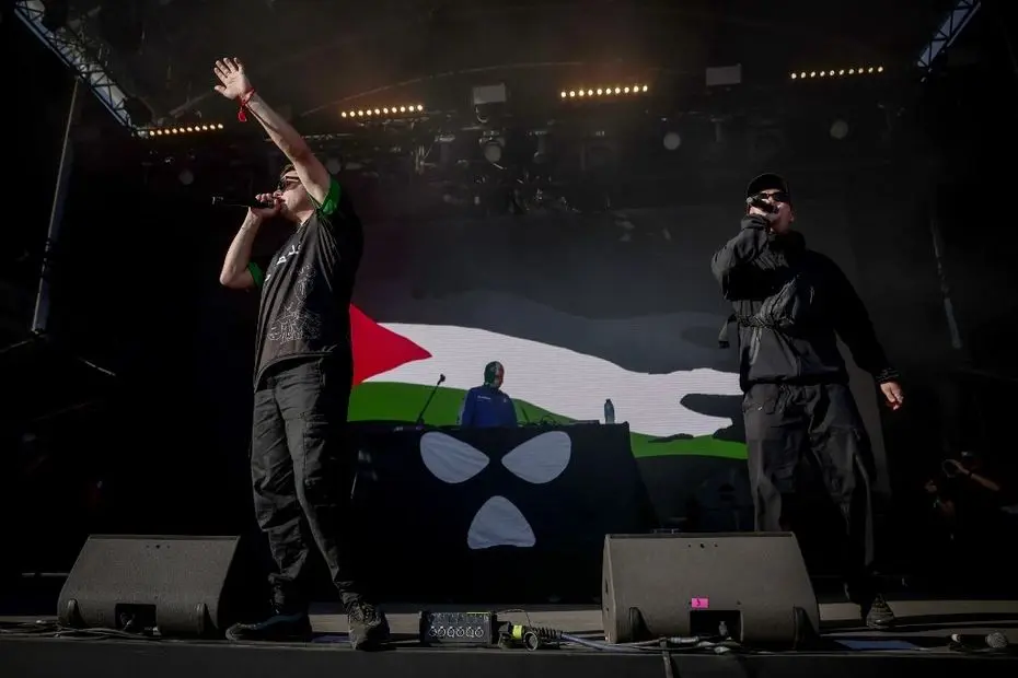 "Free Palestine" : face à la polémique, le groupe Kneecap évoque Gaza pendant son concert à Rock en Seine