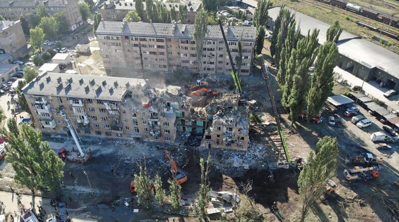 Guerre en Ukraine, jour 1283 : des disparus dans les décombres à Kiev, frappe sur Dnipropetrovsk