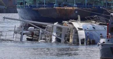 Guerre en Ukraine : sa construction à peine terminée, il attendait ses derniers équipements… Le navire russe "Kapitan Ushakov" coule tout seul dans le port de Saint-Pétersbourg