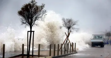 Houle "cyclonique" sur la façade atlantique ce mardi, des vagues de 5 mètres de hauteur attendues