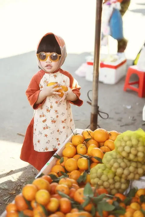 region,city,town,landscape,local,community,market,tradition,festival,culture