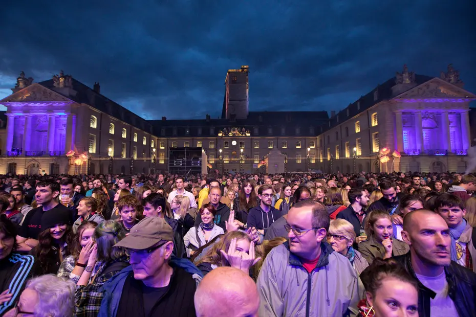 Il accueille 30 000 personnes tous les ans et a vu passer Stromaé, Petit Biscuit... Comment le concert de rentrée est-il financé ?