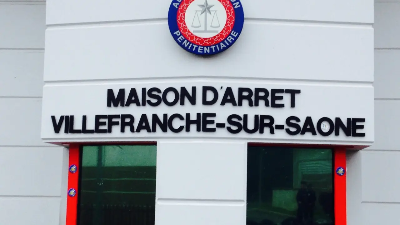 Il ne réintègre pas la prison de Villefranche comme prévu : le détenu retrouvé dans le garage de ses parents près de Lyon
