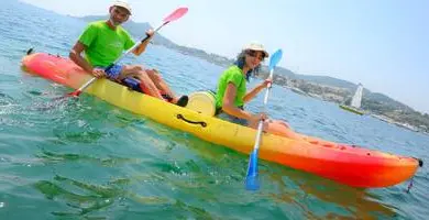 "Ils se sentent de plus en plus concernés": mission biodiversité pour ces kayakistes de la Méditerranée à Saint-Raphaël