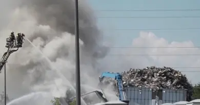 Important incendie dans une entreprise de récupération au Mont-sur-Lausanne