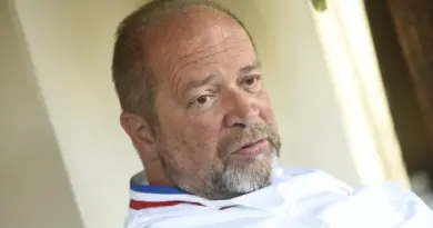Incendie dans l’Aude : "C’est la catastrophe, il va falloir que l’homme aide la nature", lance Gilles Goujon de retour à Fontjoncouse