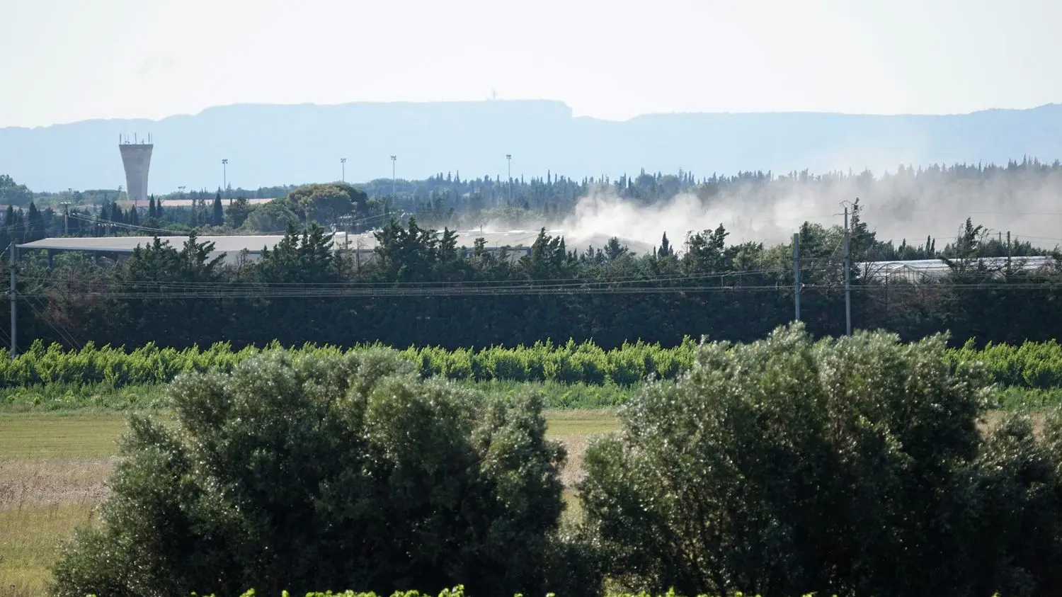 Incendie d'une usine de produits chlorés dans le Gard : le périmètre de confinement levé