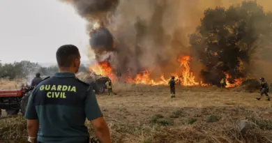 Incendies en Espagne et au Portugal : hectares brûlés, pompiers tués, aide européenne… Ce que l’on sait