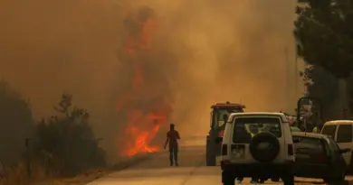 Incendies: un premier mort au Portugal, alerte maximale en Espagne