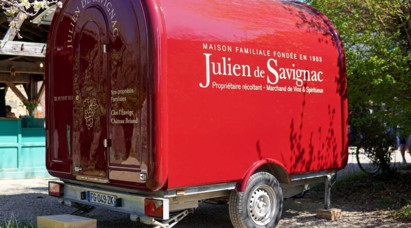 Insolite : un wine truck, cave itinérante, pour déguster les vins du Périgord lors de vos événements - ici
