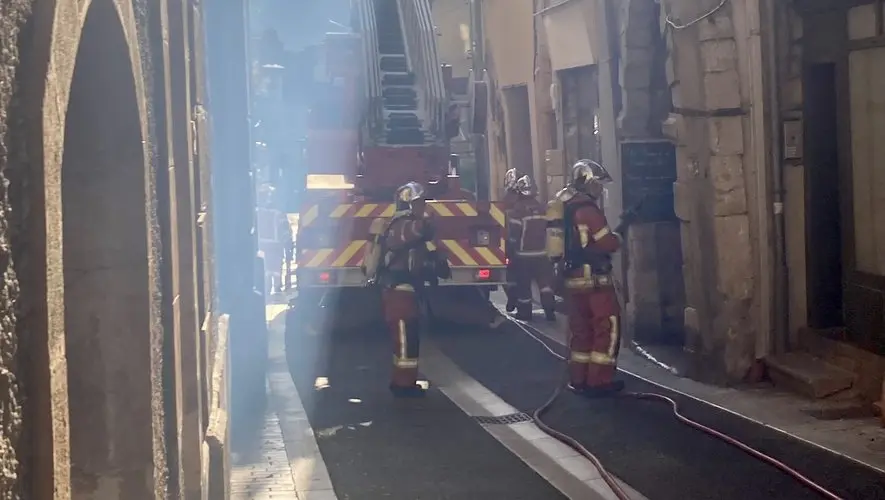 Intervention des pompiers en centre-ville de Mende : le feu a pris dans le conduit du four d’un restaurant