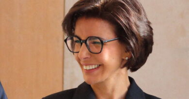 Intronisée par LR pour les municipales à Paris, Rachida Dati renonce finalement à la législative partielle