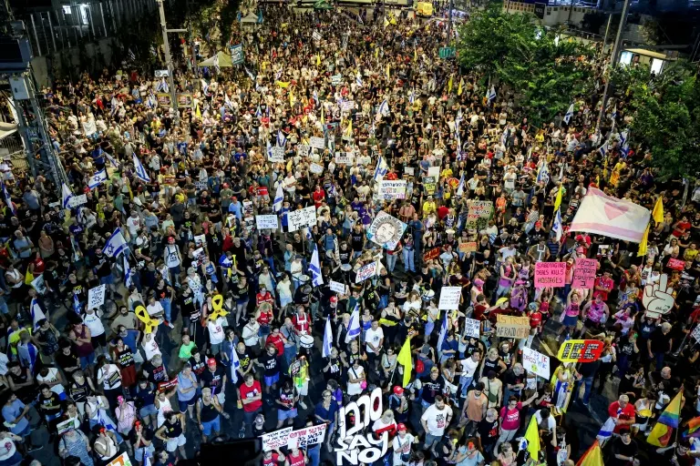 Israël: un dirigeant de l'opposition tend la main à Netanyahu pour sauver les otages