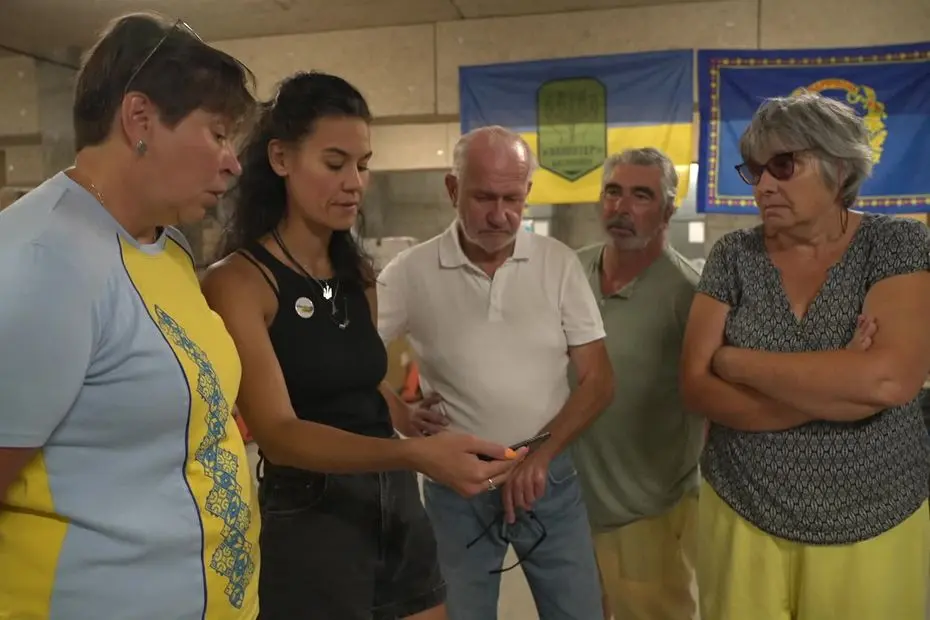 "Je n'ai pas pu rester longtemps devant l'écran" Les Ukrainiens indignés par la rencontre entre Donald Trump et Vladimir Poutine