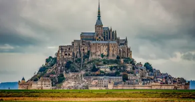 Normandie, Caen, Rouen, Mont-Saint-Michel, cliff, beach, cow, landscape, D-Day