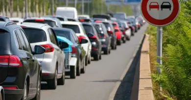 Un embouteillage sur la route.