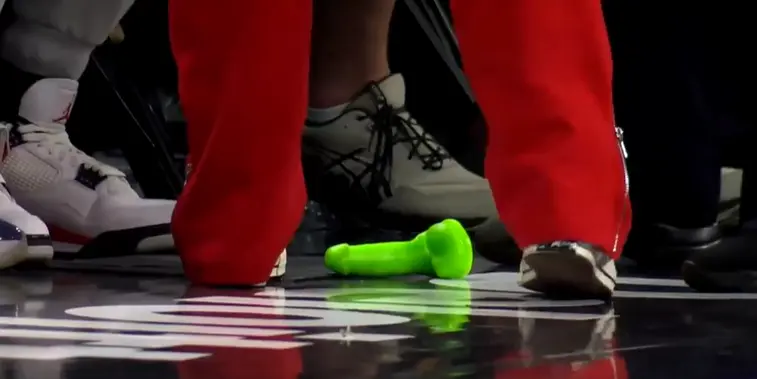 Jets de sex-toys pendant les matchs de WNBA: on sait qui se cache derrière cette tendance insolite