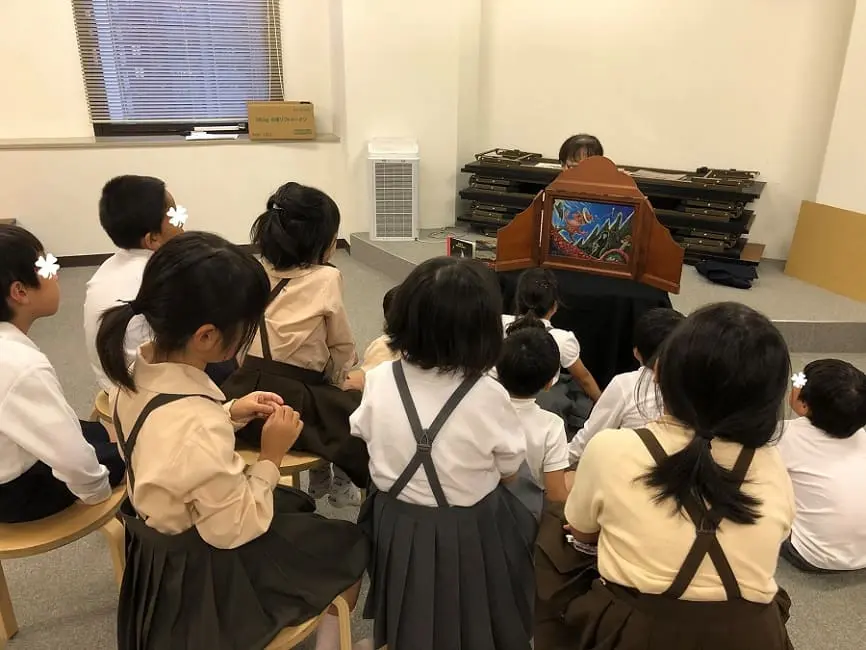 Kamishibai : le petit théâtre de papier japonais