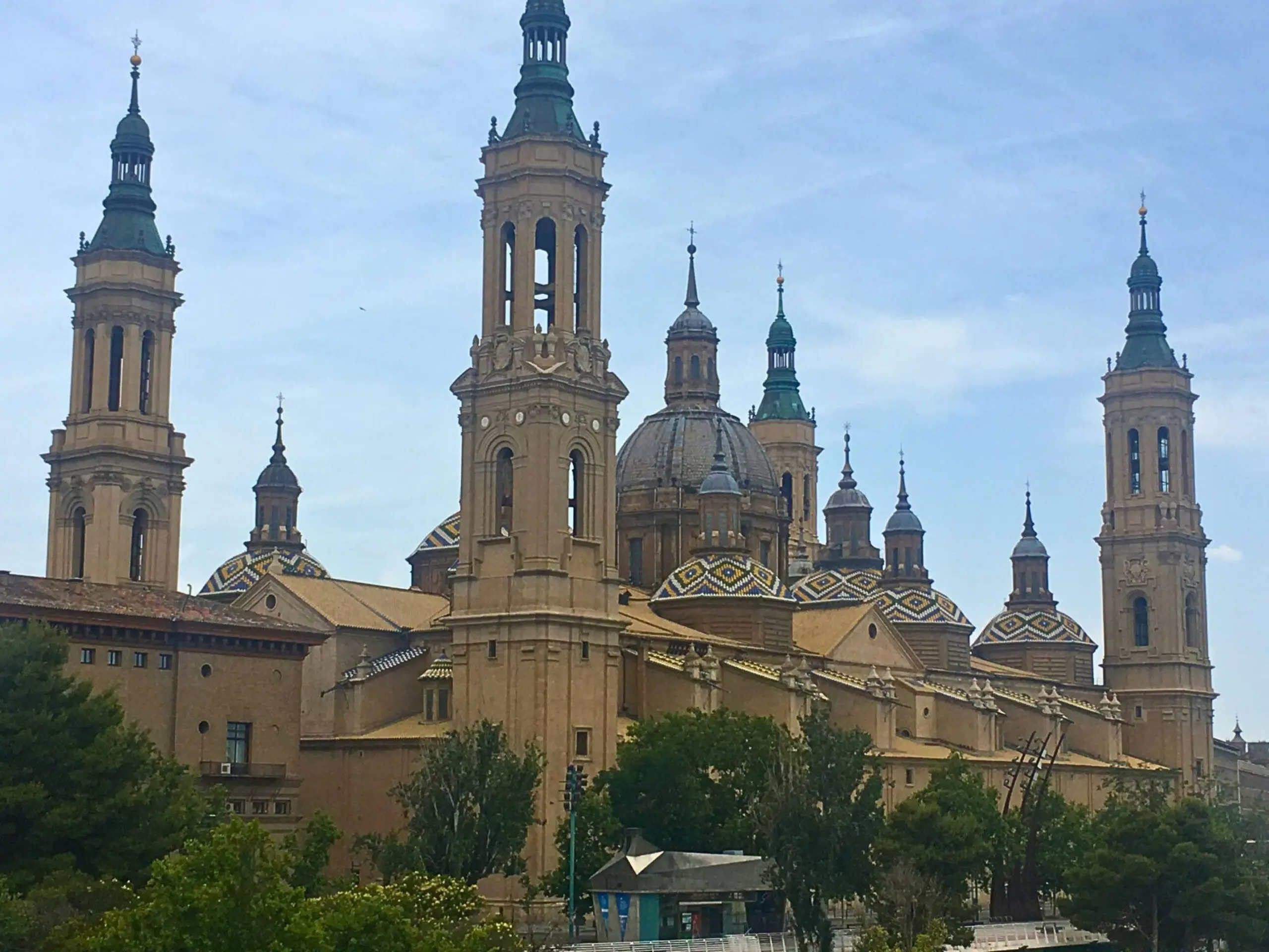 La basilique del Pilar, plus grand temple baroque d'Espagne