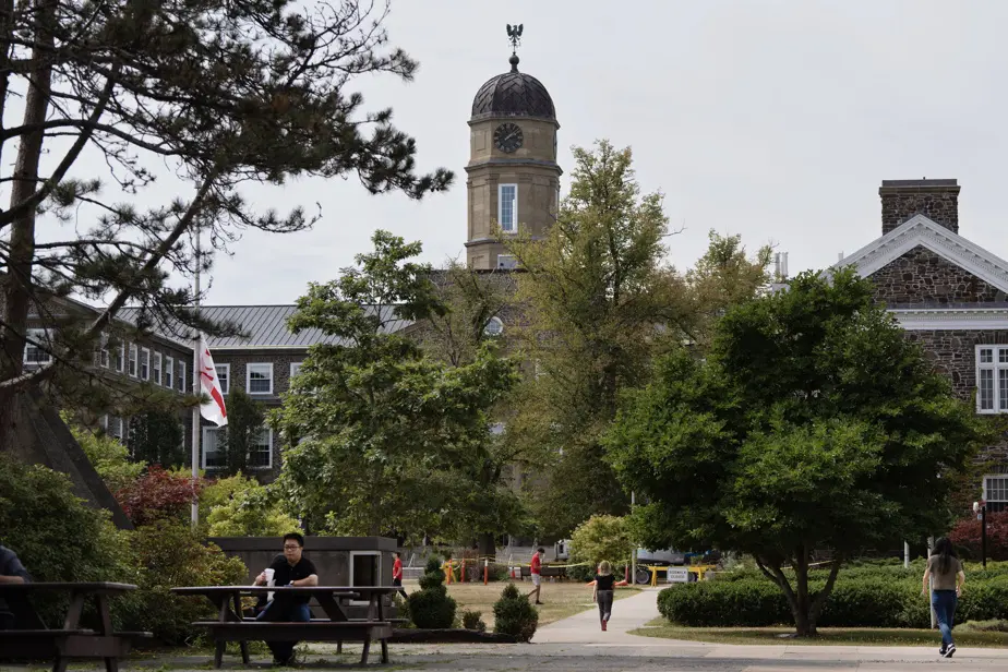 L’Université Dalhousie met en lock-out des professeurs