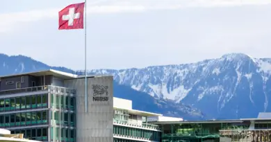 La Suisse, sonnée par les droits de douane américains de 39 %, ne prévoit aucune contre-mesure pour le moment