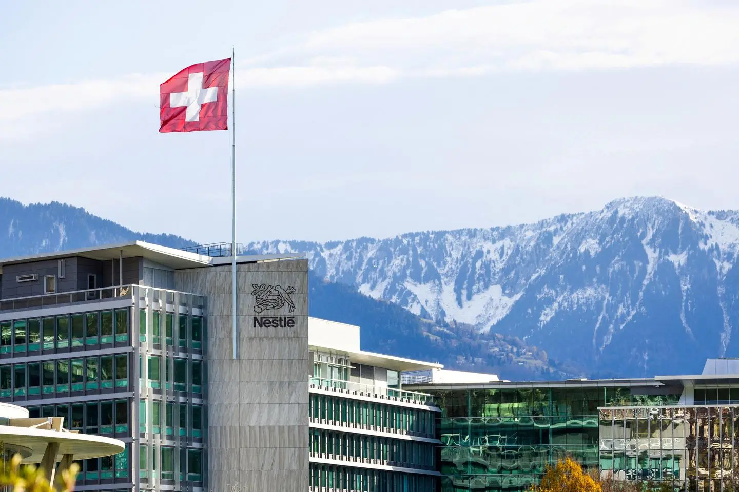 La Suisse, sonnée par les droits de douane américains de 39 %, ne prévoit aucune contre-mesure pour le moment