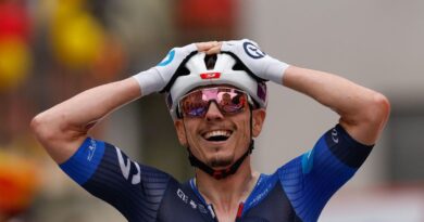 La Vuelta 2025 : Ben Turner s'impose à Voiron, le Français David Gaudu nouveau leader prend le maillot rouge - ici