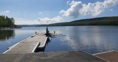 La baignade interdite au Lac des Vieilles-Forges dans les Ardennes, après des cas de baigneurs tombés malades - ici