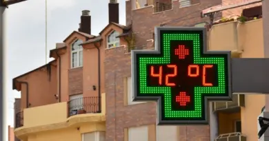 La canicule se poursuit le week-end du 15 août, "un pic caniculaire jusqu'à 40 degrés" annoncé : voici les départements en vigilance